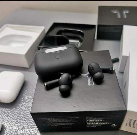 Black Airpods Pro 2 ANC