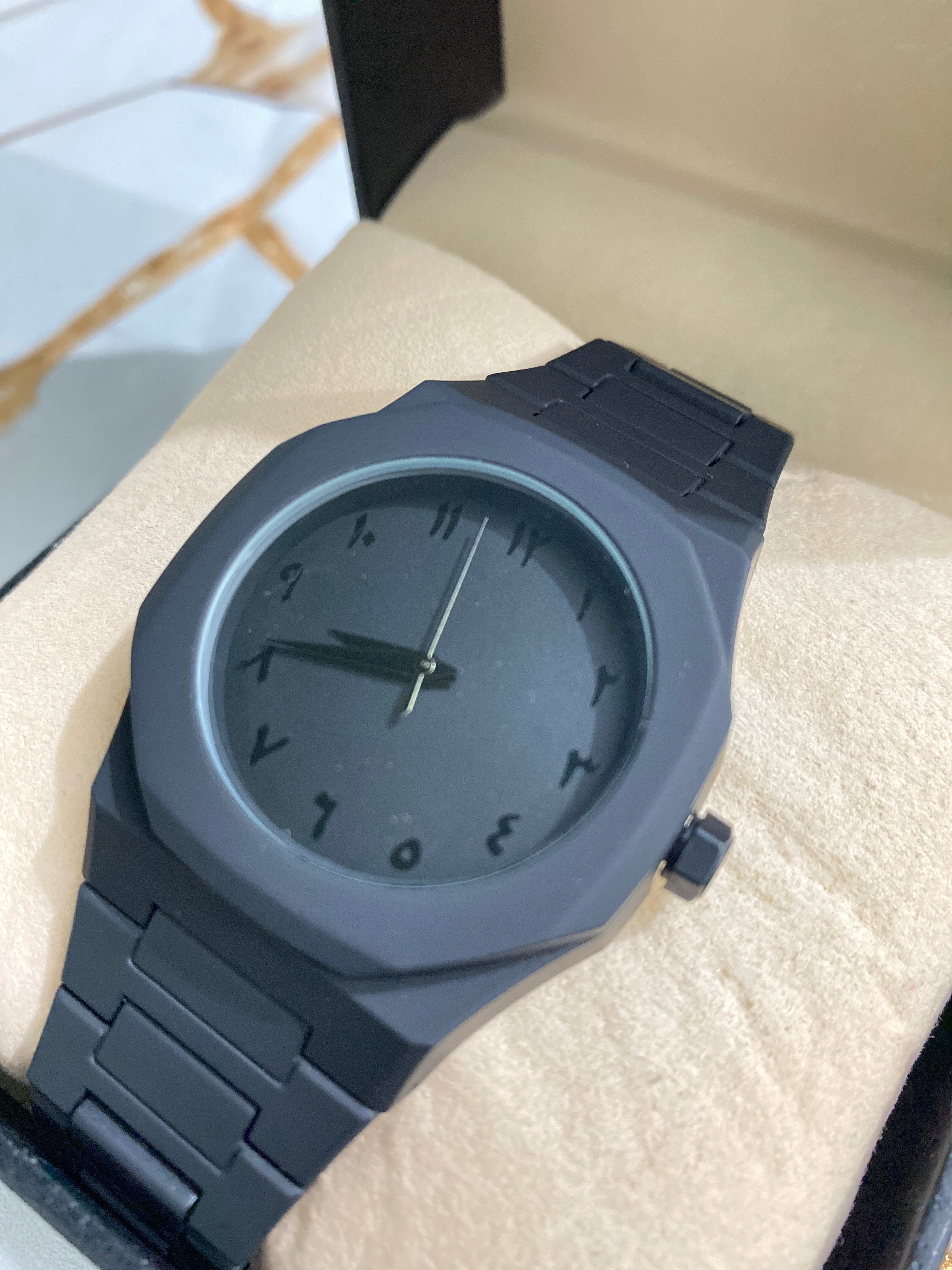 Aura – Black Dial Men's Watch with Fiber Strap